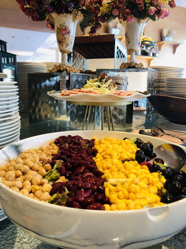 很舒適的一個半自助餐🍕🍝🥤☕️