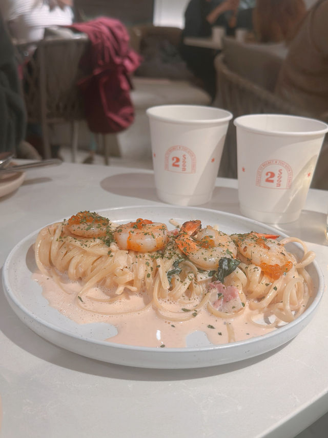 紅磚拱門設計，充滿異國風情嘅「2 Soon Cafe」