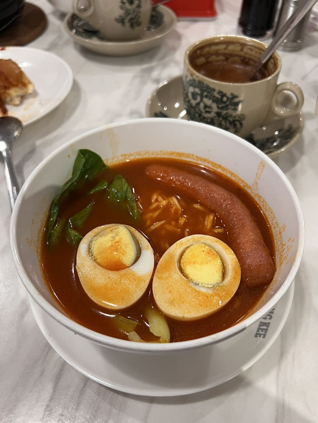 Breakfast at HONGKEE Kopitiam Mee – Worth Waking Up For!