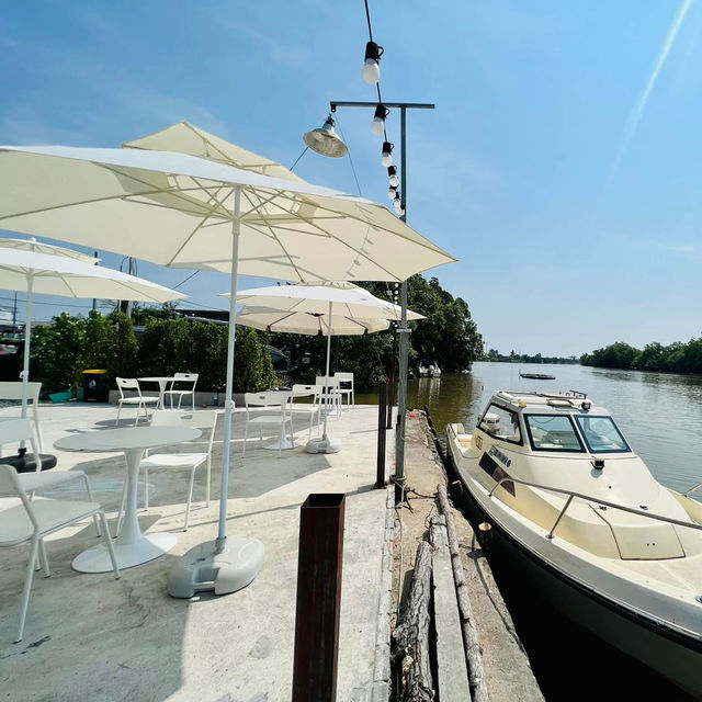 Harbor Café นครศรีธรรมราช — คาเฟ่ริมน้ำสุดชิลล์ 