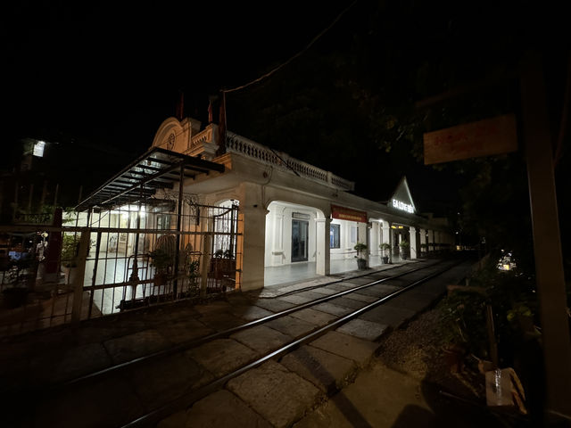 🚉 Coffee by the Tracks – A Serene Night at Hoa Xa Cafe, Hanoi