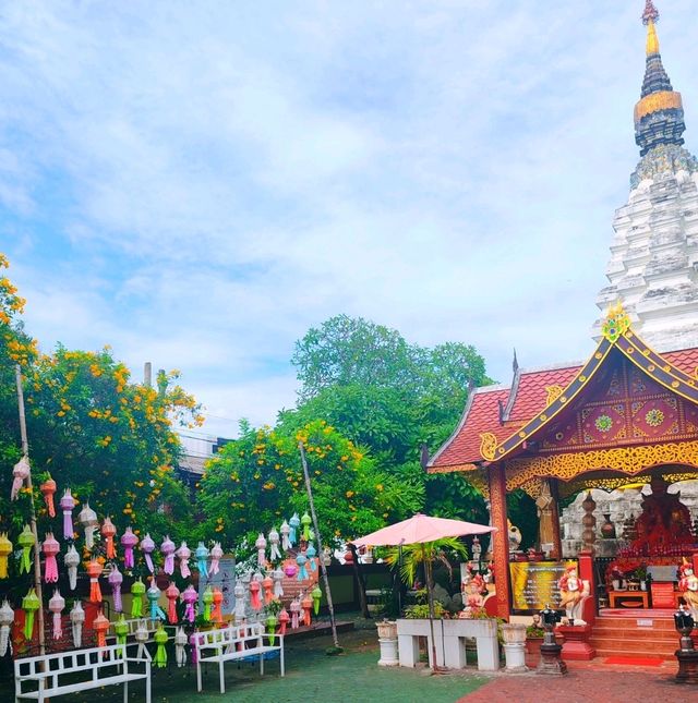 พาไหว้พระที่วัดหมื่นตูมจังหวัดเชียงใหม่