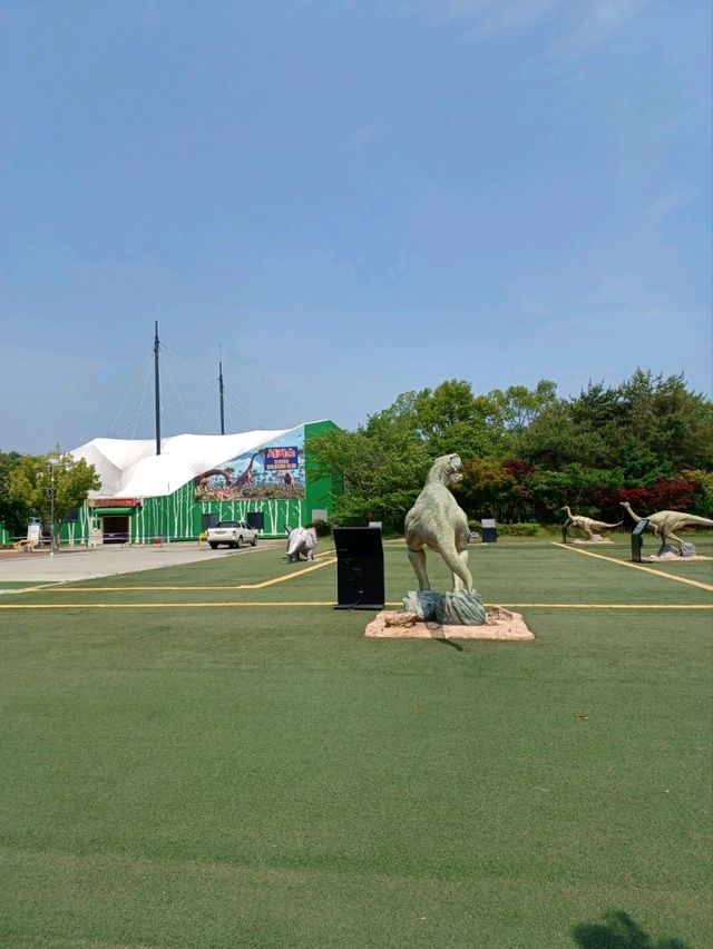 가족 모두가 즐기는 야외 체험형 테마파크
