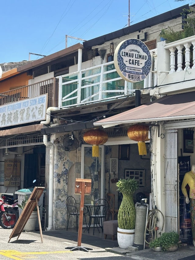 Limau Limau Cafe Melaka, Vintage Vibes and Wholesome Bites