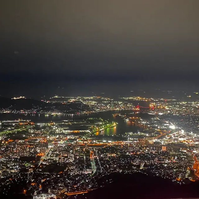 【夜空に広がる宝石箱💎】皿倉山で感動の夜景旅