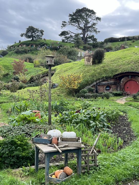 🧙‍♀️霍比特人村擺拍道具指南｜室內小屋 x 室外圓門全面攻略！