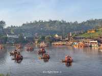 ล่องเรือบ้านรักไทยตอนเช้าในหมอกฝัน ☁️🚣‍♀️