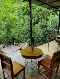 The Hidden Falls ในสวนลับ เป็นคาเฟ่ในจังหวัดชลบุรี