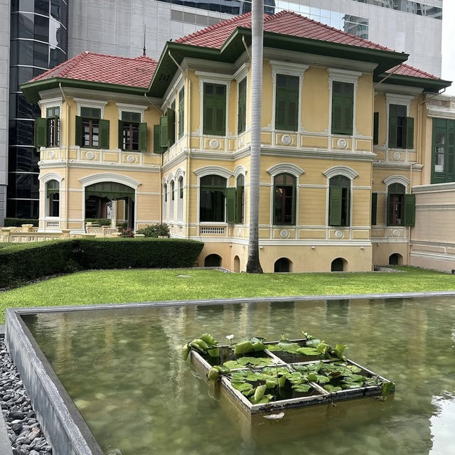 Paulette BKK — คาเฟ่ 4 ชั้นสุดละมุน 