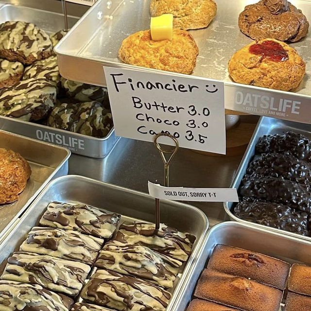 Warmth in Layers & Loaves – My Visit to Oats Coffee, Yeonnam‑dong, Seoul