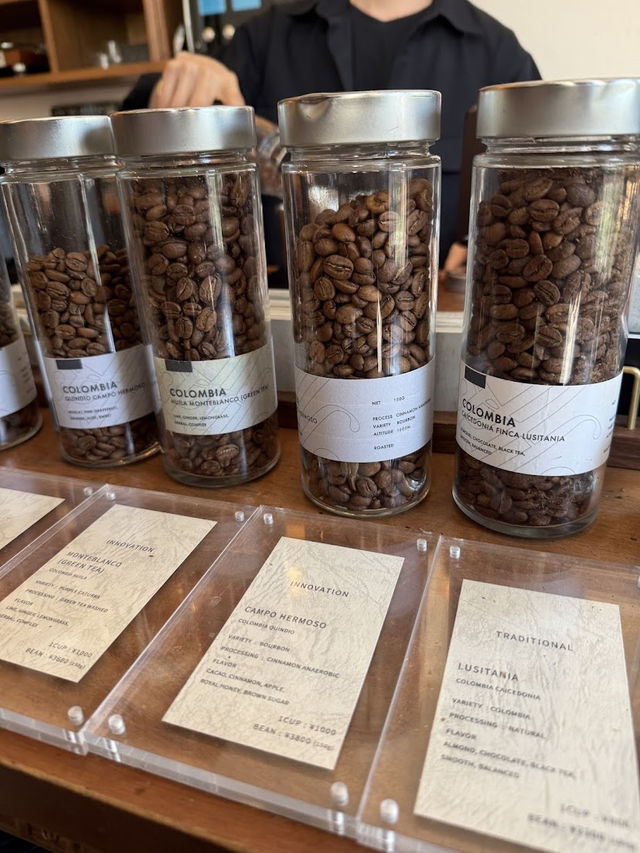 GLITCH COFFEE & ROASTERS, Tokyo’s Temple of Light Roast Precision
