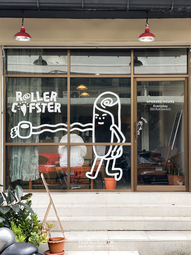 Roller Cofster คาเฟ่ที่มีทั้งกาแฟ ขนม และแมว🐈🐈