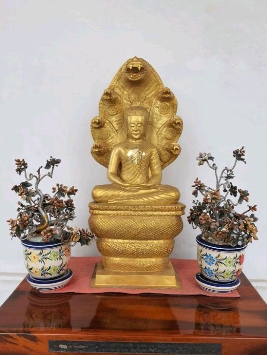 ไหว้พระ ขอพร ณ วัดกัลยาณมิตร วรมหาวิหาร