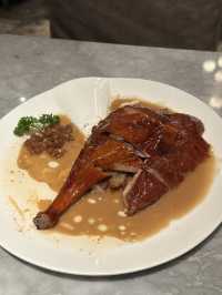 【中環美食必吃！鏞記燒鵝｜炭火明檔×老字號的經典滋味】   