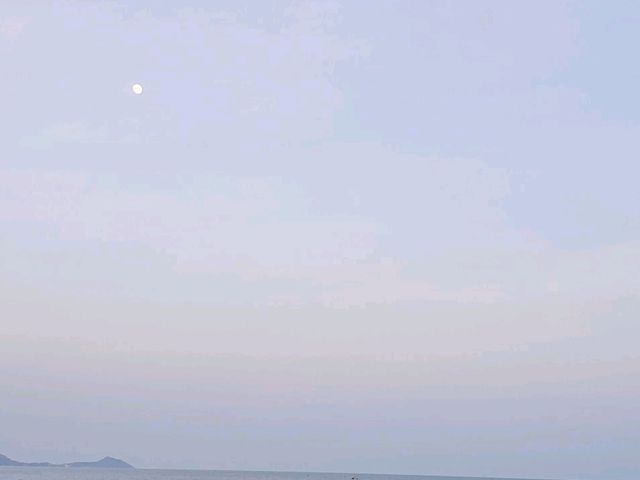Koh Phanvan: Dhiva's Splig Personality—From Waterfall Vipassana To Full Moon Fire