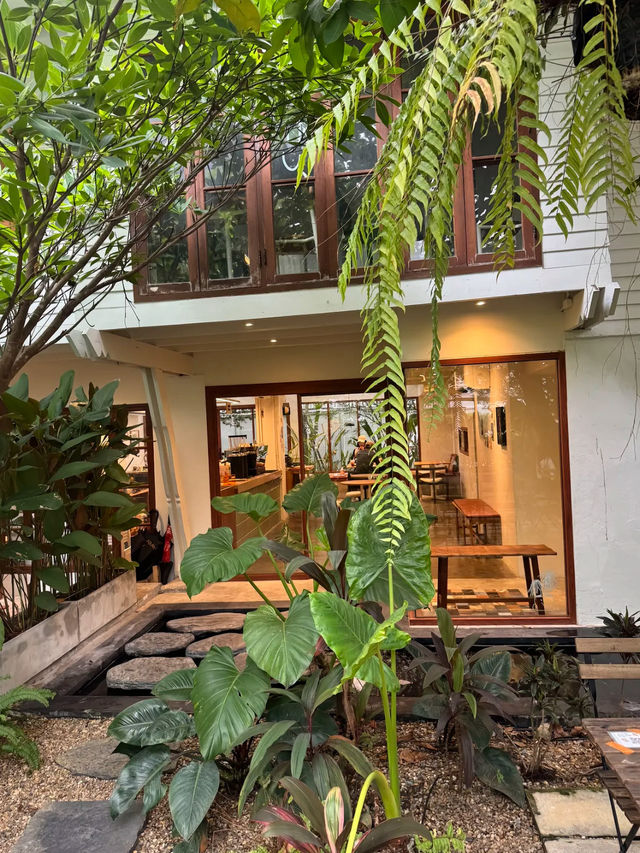 ALLO HOUSE คาเฟ่บรันช์โฮมมี่ในกลางเมือง