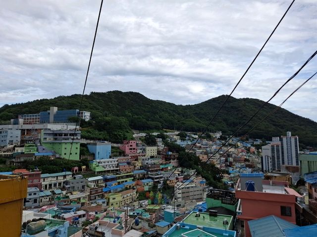 釜山甘川洞文化村｜斜坡上的童話世界，彩色山城的夢幻散步