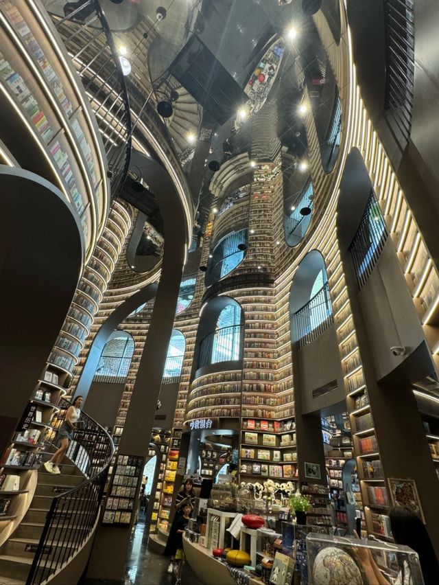 A Book Lover’s Wonderland: Inside Zhongshuge A Book Lover’s Wonderland: Inside Zhongshuge