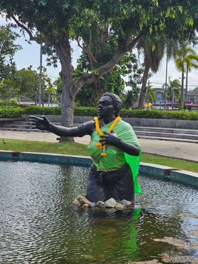 Sunthorn Phu Monument, Rayong – Honoring Thailand’s Beloved Poet