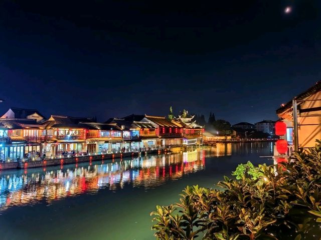  “Lantern Dreams of the Water Town”