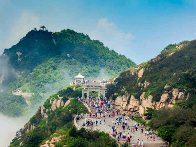 🌄 타이산: 신성한 산과의 만남