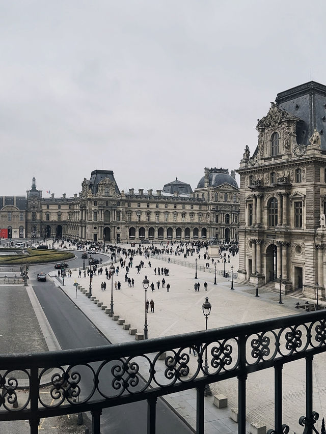 Louvre Museum Visit: Iconic Works, Rare Finds, and Honest Tips