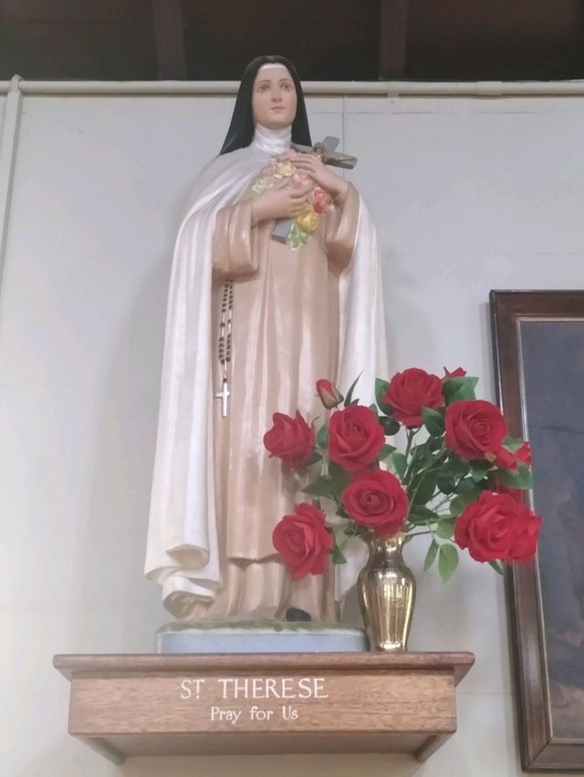 ⛪Charming Inner City Catholic Church⛪