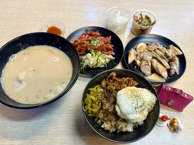 高雄江湖傳說(江振誠)非吃不可的美食餐廳.(良夥牛肉燥飯)是我在高雄10個月吃過最好吃.第一名小吃美食餐廳.值得推薦大家 高雄江湖傳說(江振誠)非吃不可的美食餐廳.(良夥牛肉燥飯)是我在高雄10個月吃過最好吃.第一名小吃美食餐廳.值得推薦大家