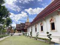 “วัดพระสิงห์” วัดเด่นดังกลางเมืองเชียงใหม่