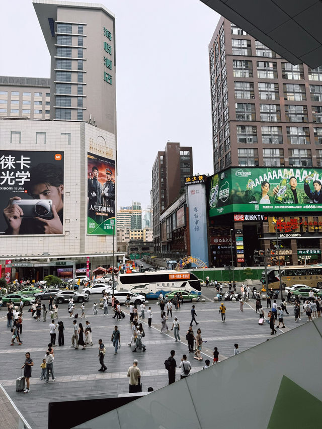 🐼 Chengdu IFS มุมแพนด้าปีนตึกสุดฮอตของเฉิงตู!