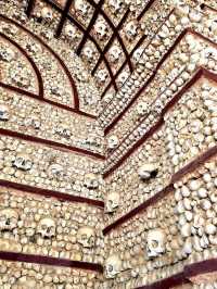 카르모 교회의 낯선 진실