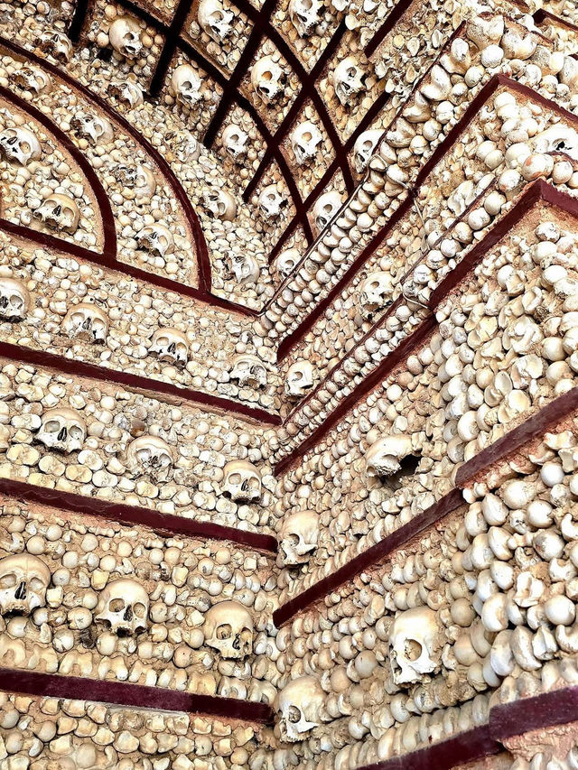 카르모 교회의 낯선 진실