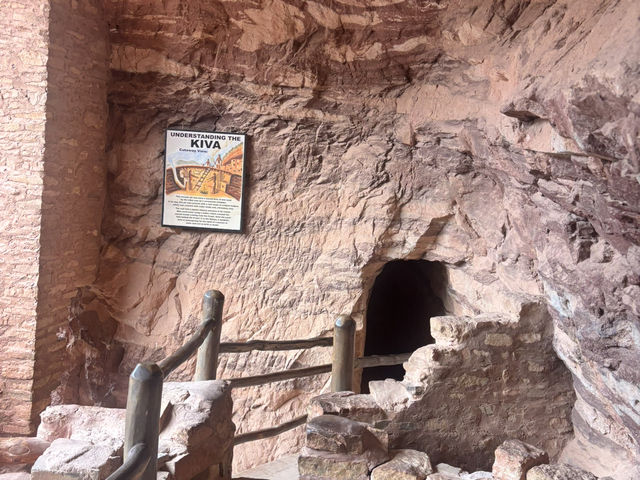 岩壁之下的人類足跡——Manitou Cliff Dwellings 岩壁之下的人類足跡——Manitou Cliff Dwellings