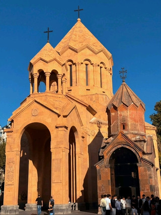 Yerevan — A Pink City Beneath an Ancient Mountain