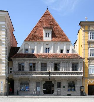 The Bummerlhaus: Steyr’s Medieval Masterpiece 🏰✨