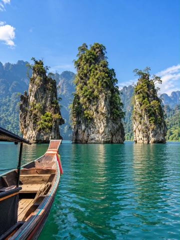 🌿💚 Cheow Lan Dam (Ratchaprapha Dam), Surat Thani Province 🏞️✨