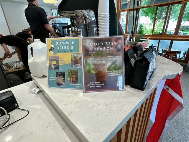 🇨🇦North Vancouver에 여유로운 브런치카페‘Delany’s Coffee House🎈