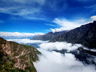 Colca Canyon — Peru’s Stunning Deep Gorge 🌄🦅