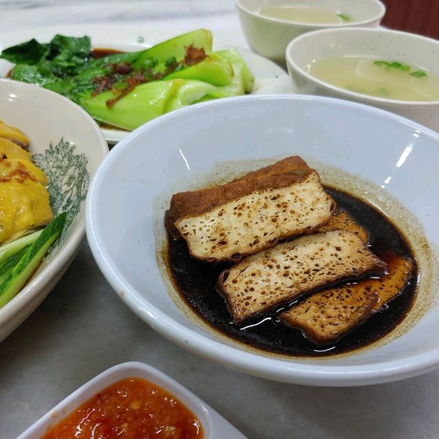 中華茶樓 | 馬六甲 雞粒飯之城 | 食嫩滑白切雞