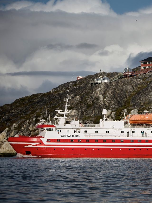 Explore Ilulissat and Sermermiut❄️🚢