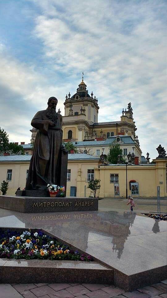 Enchanting Lviv: Ukraine's Cultural Gem 🏰🎻
