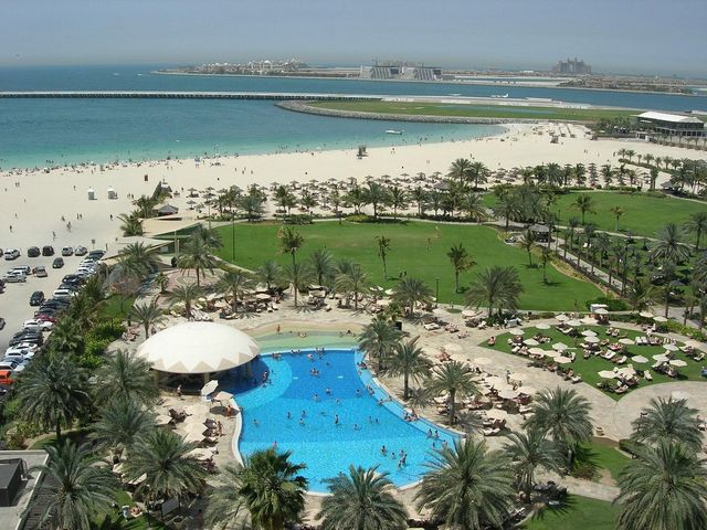 Dynamic Dubai: The Gem of the Desert 🇦🇪