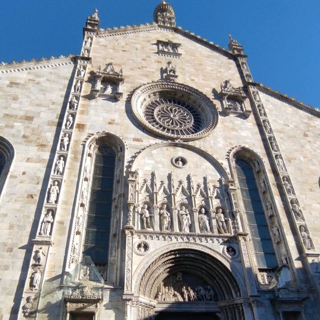 Explore the Charming City of Como! 🏙️❤️