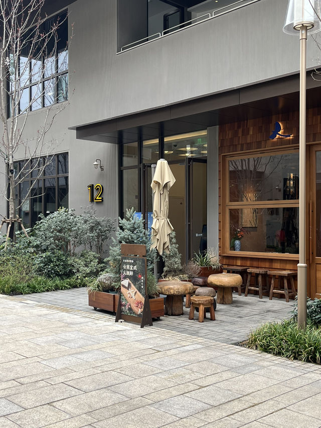 Shanghai | Brilliant Columbia Circle with chill vibe 