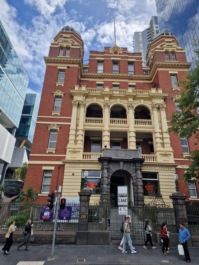 Street art and city heart — Melbourne vibes all day