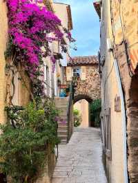 🌿 Gassin: A Hilltop Jewel Overlooking the Glamour of Saint-Tropez 🇫🇷✨