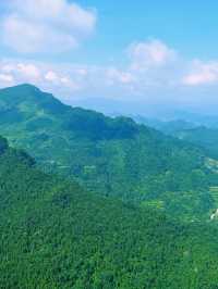 Floating Mountains and Hidden Paths: A Day in Zhangjiajie