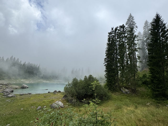 走訪多洛米蒂山最美麗的湖泊～雷扎湖 (Lake Carezza)