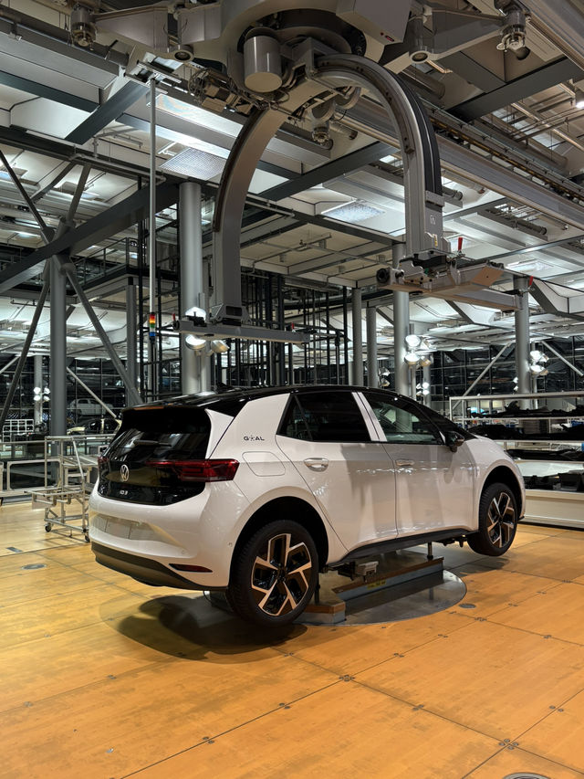 德勒斯登 Dresden 必訪科技景點：福斯汽車透明工廠 VW Transparent Factory🚗