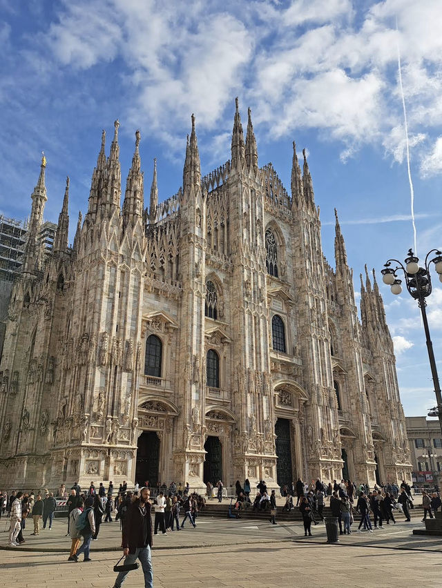 ⭐ Duomo di Milano – History & Exterior Architecture ✨⛪ ⭐ Duomo di Milano – History & Exterior Architecture ✨⛪